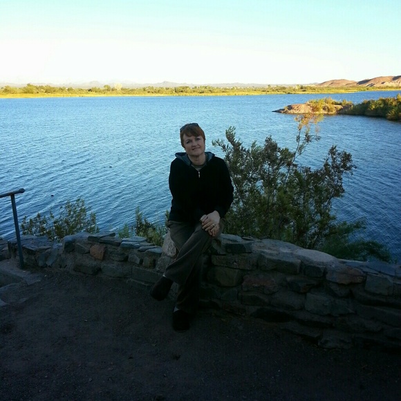 Meet your Posher, Marilyn - Picture 3 of 5